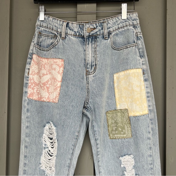 Easel Patch work Denim, light wash & distressed. Size small, fit more like XS - Picture 2 of 8